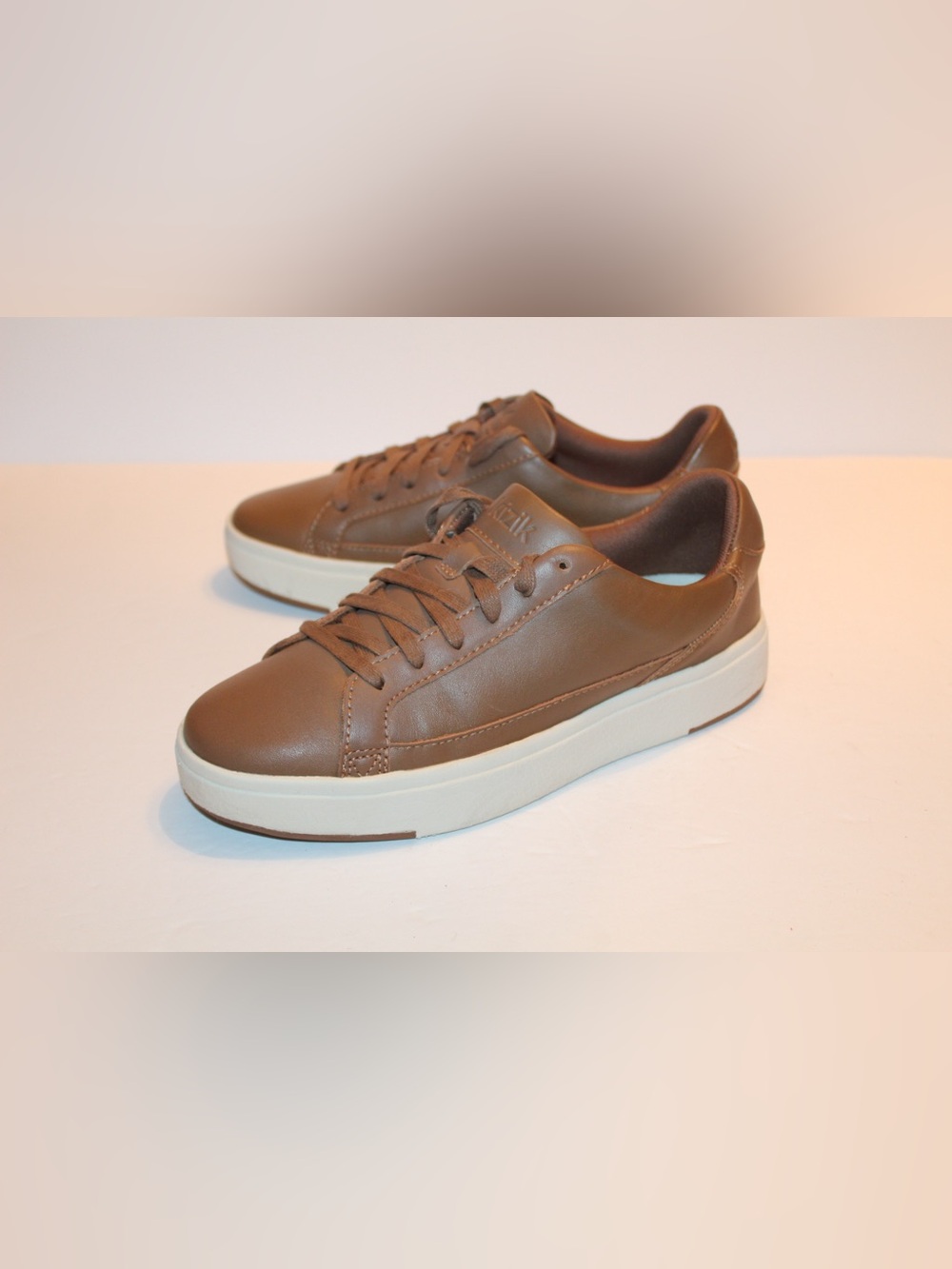 Kizik Vegas Women’s Shoes Size 8.5